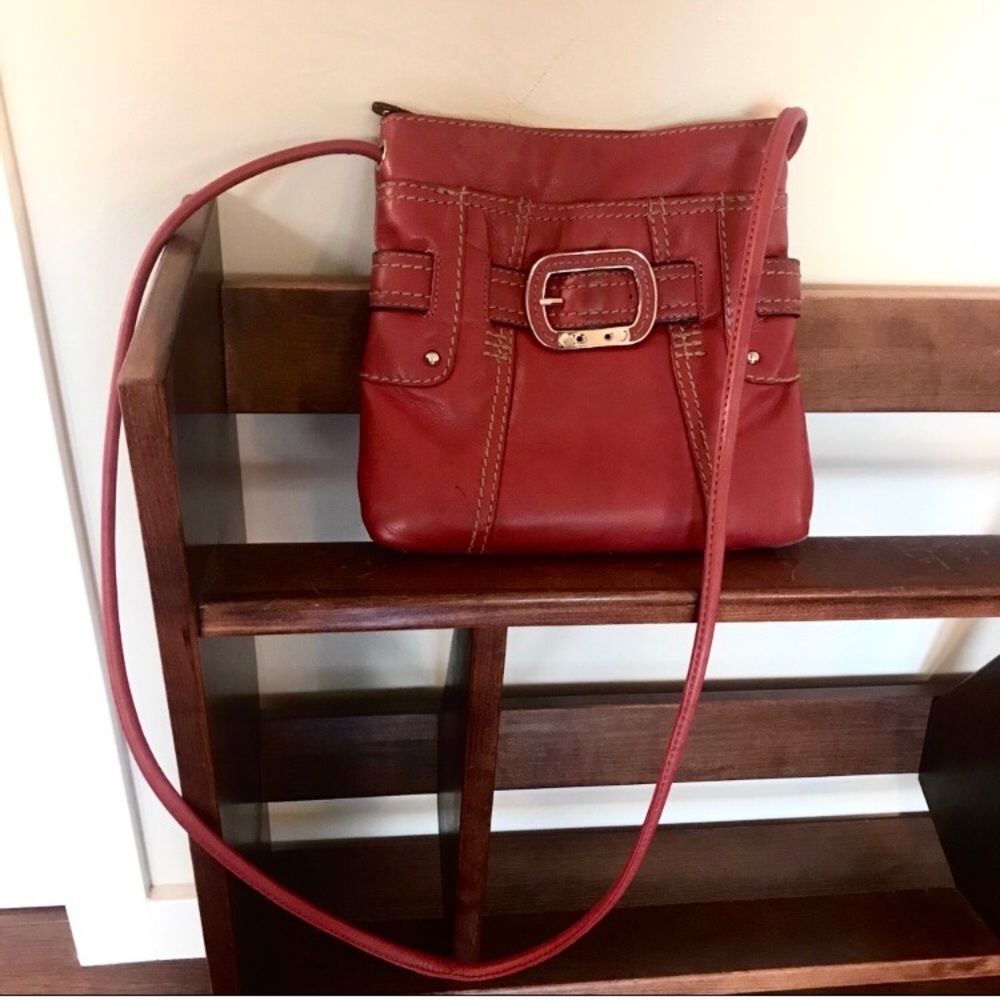 Red Leather 🌆 Vintage Tignanello Crossbody Purse